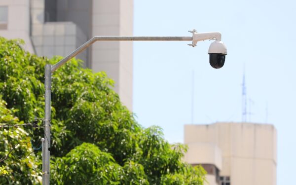 Camera de monitoramento