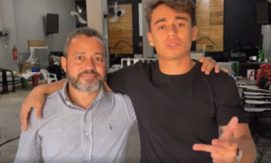 Pai de Nikolas, Pastor Edésio de Oliveira, que deve presidir o Culto