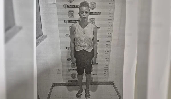 Inquilina depreda carro de idoso apos ele cobrar aluguel atrasado