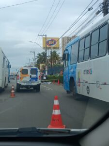 https://portalvilavelhanews.com.br/pedestre-morre-atropelado-por-onibus-do-transcol-em-vila-velha/