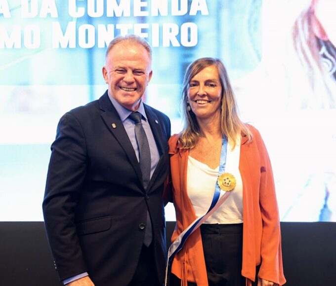 Governo do Estado concede maior honraria à pesquisadora da polilaminina