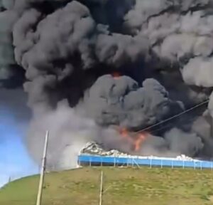 Incêndio de grandes proporções no Galpão do Supermercado BH