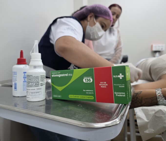 Usuárias do SUS capixaba começam a receber o implante contraceptivo Implanon