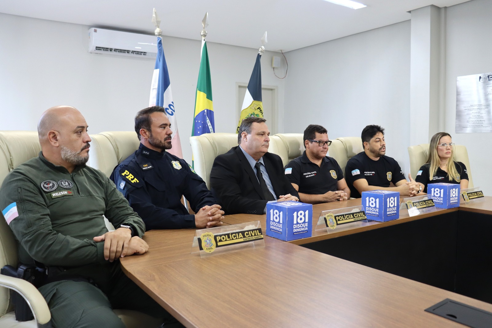 Polícia apreende R$ 200 mil que seriam utilizados por organização criminosa para compra de armas no Rio de Janeiro