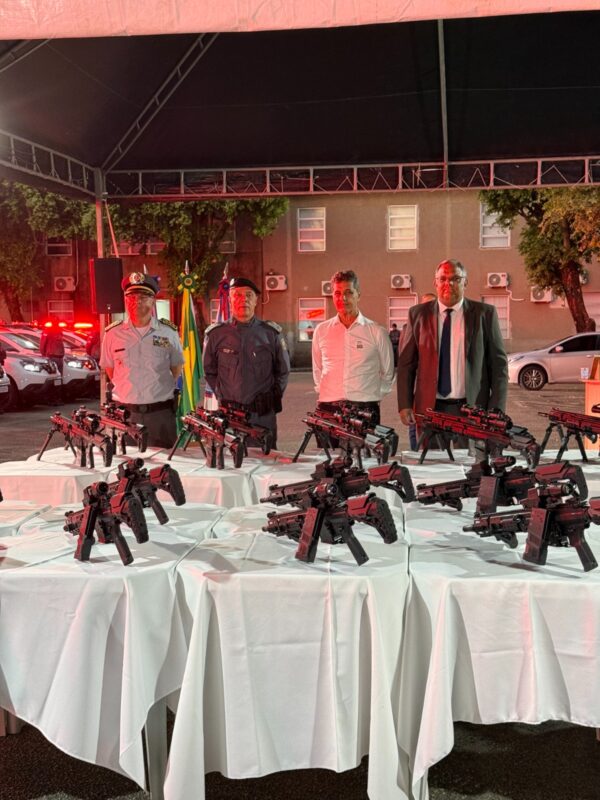 Solenidade Militar marca entrega de novos fuzis e viaturas semiblindadas pela PMES