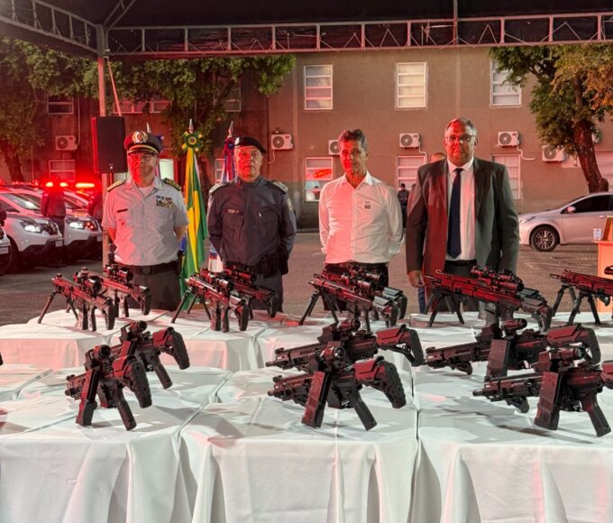 Solenidade Militar marca entrega de novos fuzis e viaturas semiblindadas pela PMES