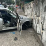 Apos perseguicao da pm e da guarda municipal motorista bate em muro de casa em jardim da penha 3196398 article