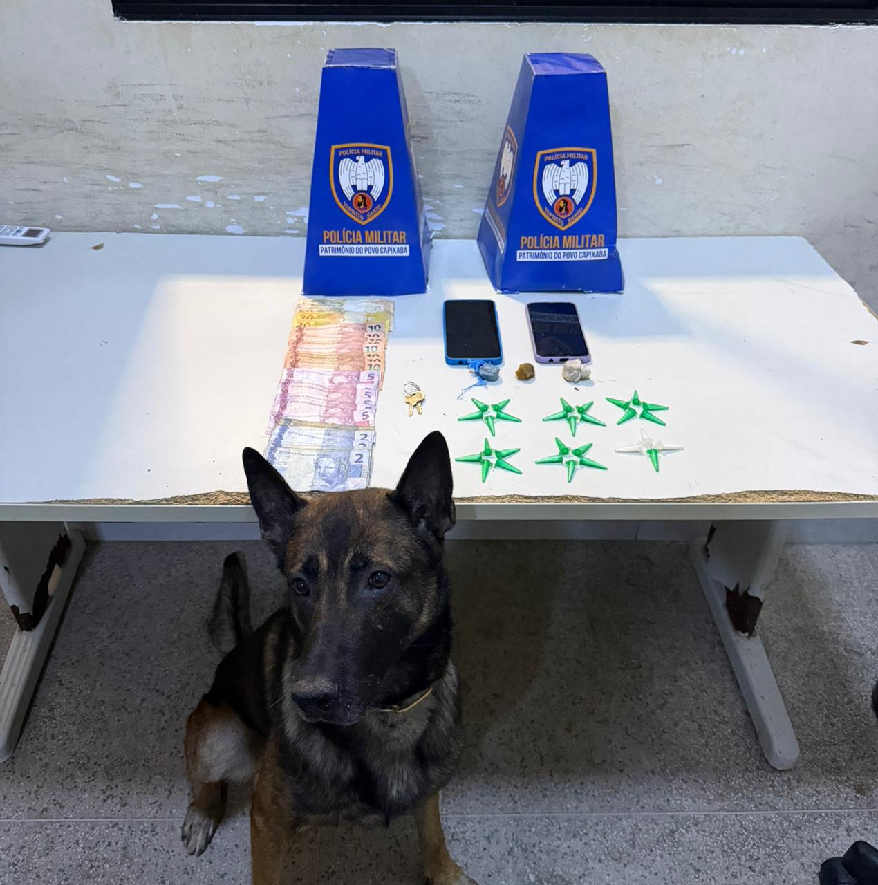 10º BPM REALIZA PRISÕES POR TRÁFICO DE DROGAS E RECUPERA VEÍCULO EM GUARAPARI