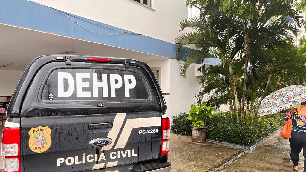 PCES e PMES prendem suspeitos de envolvimento em morte de comerciante horas após o crime