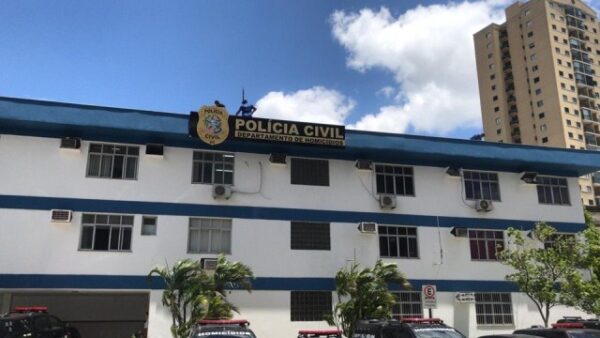 Foragido condenado por latrocínio e ocultação de cadáver se apresenta à Polícia Civil para retomar cumprimento de pena