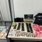 PCES prende dois suspeitos e apreende adolescente por tráfico de drogas durante cumprimento de mandado na Serra
