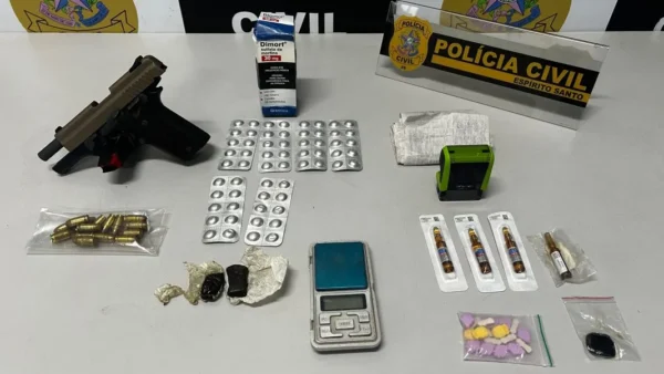 Técnica de enfermagem é presa por suspeita de desviar fentanil e morfina para traficantes no ES